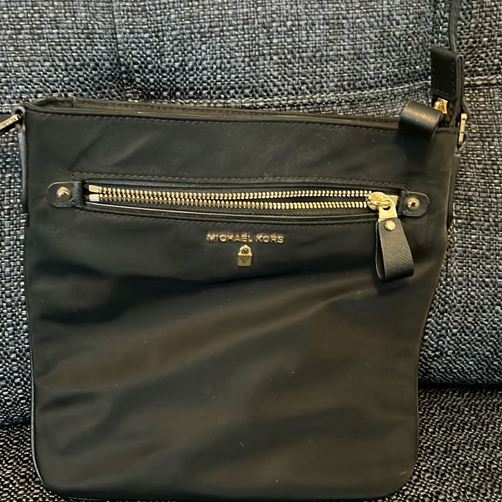 Michael KORS crossbody, black w/gold hardware.